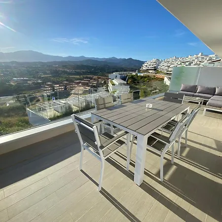 Oceana Views - Newly Built 3 Bedrooms - New Golden Mile Apartment