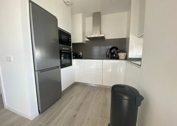 Oceana Views - Newly Built 3 Bedrooms - New Golden Mile Εστεπόνα